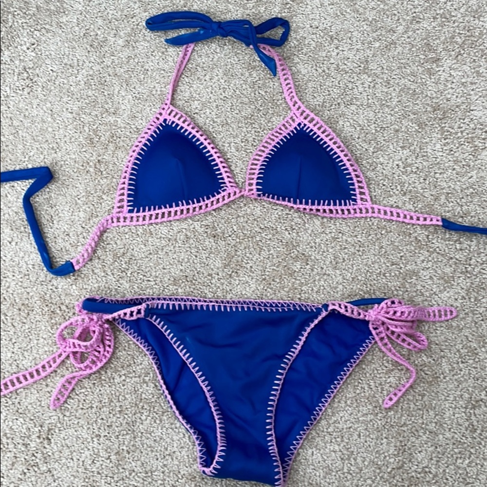 Victoria’s Secret bathing suit! Top= S/ bottom=M
